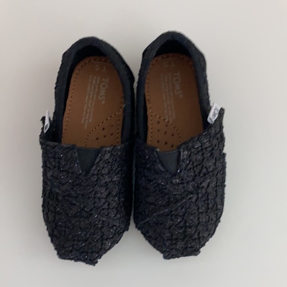 VGUC black sparkle Toms - Picture 2 of 4